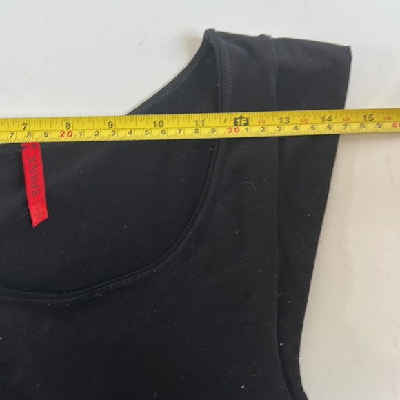 Spanx black scoop neck cap sleeve body shaper shapewear - Picture 14 of 16